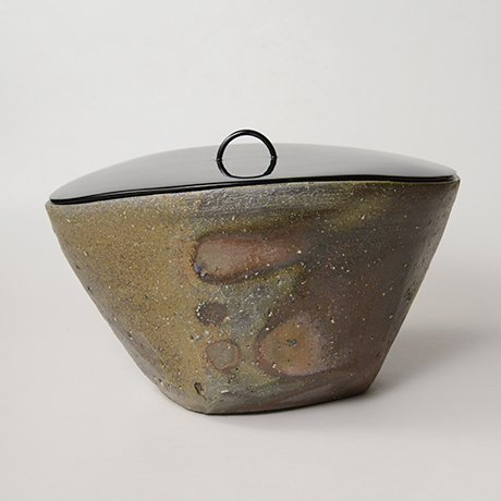 「No.2(図24)　備前三角水指   Water jar, Bizen, Triangular shaped」の写真　その3