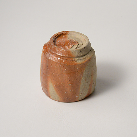 「No.37(図37)　備前緋襷盃　Sake Cup, Bizen, Hidasuki」の写真　その4