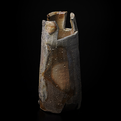 「No.4(図18)　備前三角花入    Flower Vase, Bizen, Triangular shaped」の写真　その1