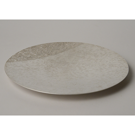 「No. 25 南鐐唐草文菓子器  / Plate, arabesque, silver」の写真　その3