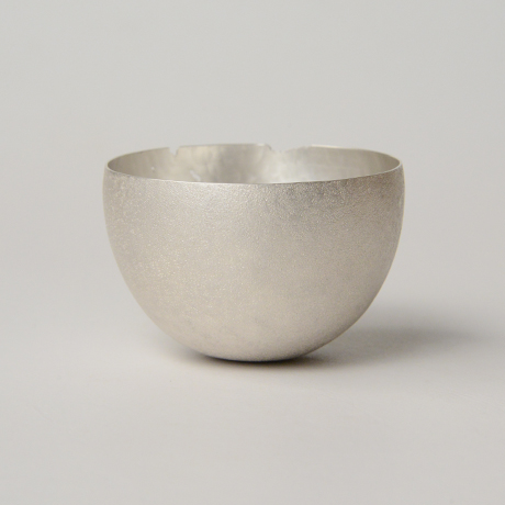 「No. 26 南鐐虫喰丸器  / Bowl, silver」の写真　その2