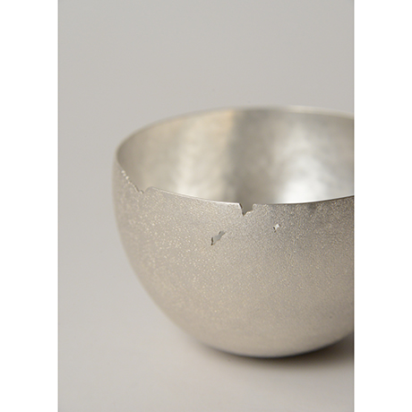 「No. 26 南鐐虫喰丸器  / Bowl, silver」の写真　その5