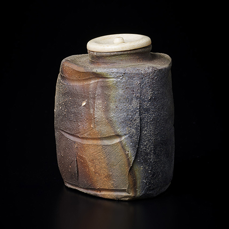 No.1 金重陶陽 備前三角茶入 ／ KANESHIGE Toyo Tea caddy, Bizen