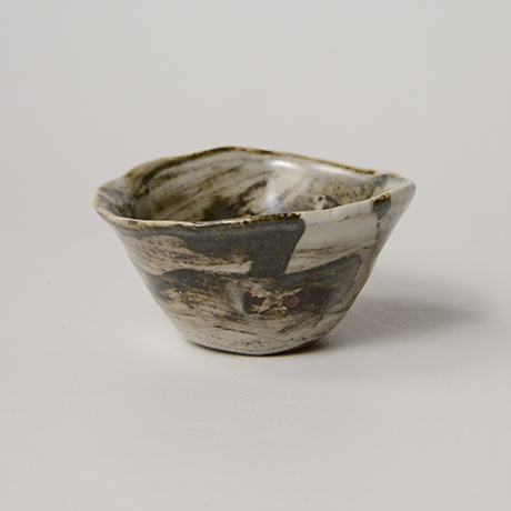 「No.20　黒百合杯　Sakazuki, underglaze brown, iron painting」の写真　その1