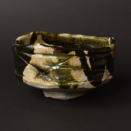 「No.14　黒織部茶碗　銘「八咫烏」/ Tea bowl, Kuro-Oribe “YATAGARASU”」の写真　その2