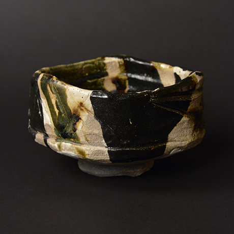 「No.14　黒織部茶碗　銘「八咫烏」/ Tea bowl, Kuro-Oribe “YATAGARASU”」の写真　その5