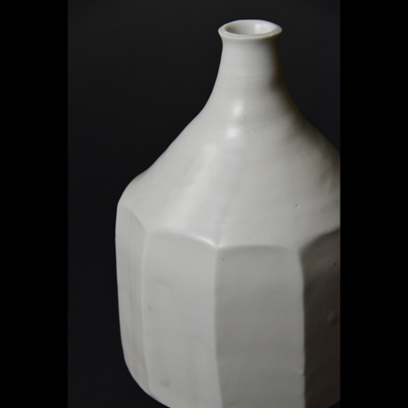 「No.24　白磁面取り壷 / Vase, White porcelain」の写真　その4