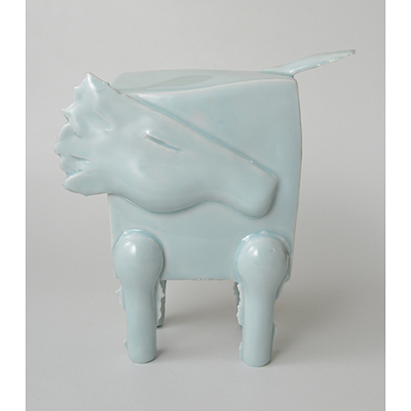 「No.2　鈴木治　青白瓷 馬 / SUZUKI Osamu　Artwork ‘Horse’, Bluish white porcelain」の写真　その1