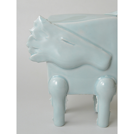 「No.2　鈴木治　青白瓷 馬 / SUZUKI Osamu　Artwork ‘Horse’, Bluish white porcelain」の写真　その6