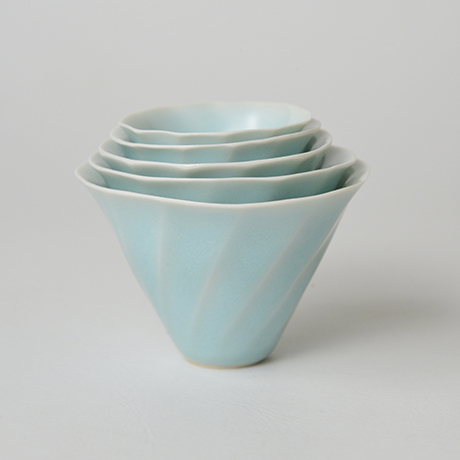 「No.3　鈴木治　入子盃 / SUZUKI Osamu　A set of 5 sake cups, Bluish white porcelain」の写真　その4