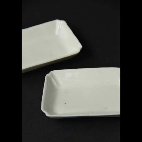 「No.30　白磁小皿角  大　六 / A set of 6 small plates, White porcelain」の写真　その4