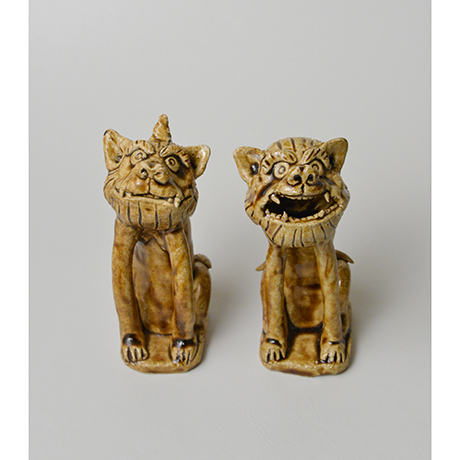 「No.36　鉄釉阿吽狛犬 対 / A pair of candle stand, Iron glazed, Lion dog shaped」の写真　その1