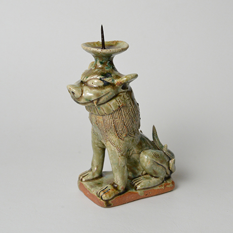 「No.37　織部阿吽狛犬燭台 対 / A pair of candle stand, Oribe, Lion dog shaped」の写真　その3