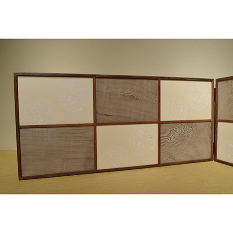 「No.1(DM)　桑縁神代杉市松風炉先屏風　京唐紙：菅原文葉 / Folding screen, Mulberry tree, Japanese cedar　　KARAKAMI：SUGAWARA Fumiha」の写真　その1