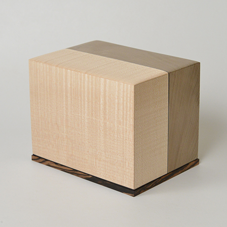 「No.28　神代杉象嵌箱「行雲」 / Ornamental box, Japanese cedar, Maple, Black persimmon」の写真　その1