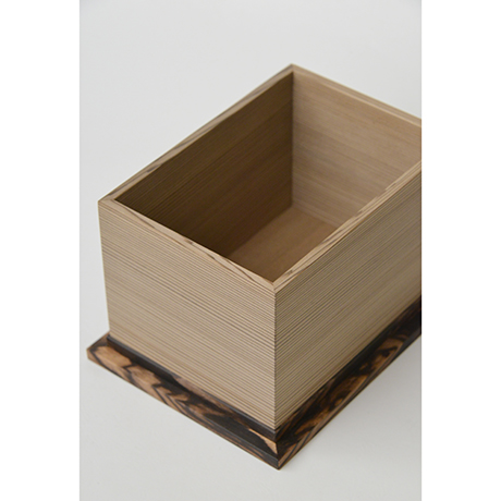 「No.28　神代杉象嵌箱「行雲」 / Ornamental box, Japanese cedar, Maple, Black persimmon」の写真　その6