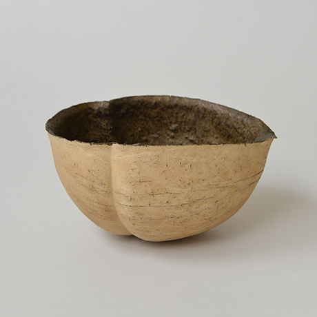 「No.48-1 三ツ足 / Lipped bowl, Tripod shaped」の写真　その2