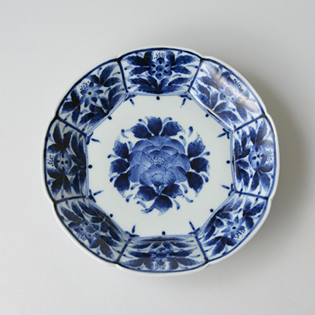 「No.14　芙蓉手牡丹文輪花皿　七寸  / Dish with peony design, Sometsuke」の写真　その1