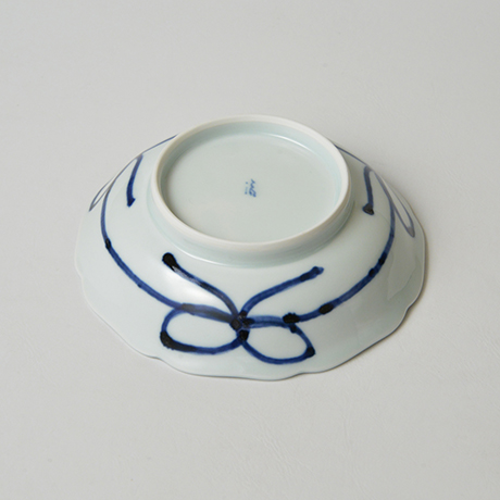 「No.17　葡萄唐草文輪花向付 / Dish with grape arabesque design, Sometsuke」の写真　その3