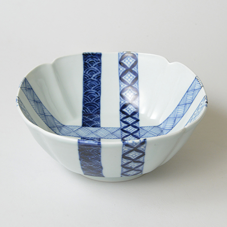 「No.23　帯格子文四方輪花深中鉢  / Square bowl, lattice obi pattern, Sometsuke」の写真　その1