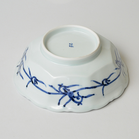 「No.25　雲龍寿文輪花中鉢 / Bowl with ascending dragon design, Sometsuke」の写真　その4