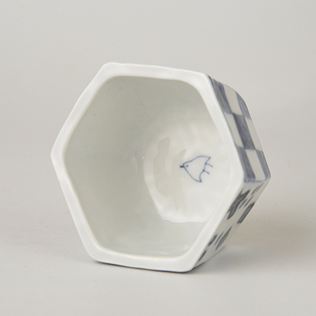 「No.81-1　六角小鉢 / Small bowl, Hexagonal shape, Sometsuke」の写真　その3