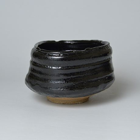 「No.5　織部黒茶盌 / Tea bowl, Oribe-kuro」の写真　その2