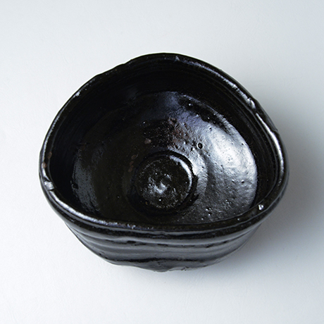 「No.5　織部黒茶盌 / Tea bowl, Oribe-kuro」の写真　その5