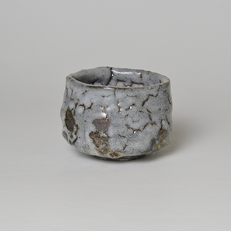 「No.104　黒鼠志野ぐい呑 / Sake cup, Kuro Nezumi-shino」の写真　その1