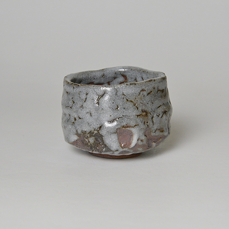 「No.104　黒鼠志野ぐい呑 / Sake cup, Kuro Nezumi-shino」の写真　その2