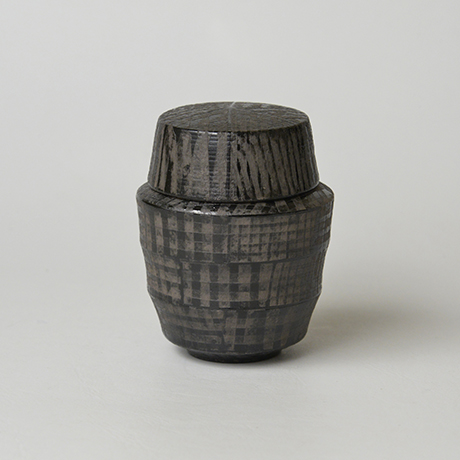 「No.12（図13） 色絵銀彩蓋物  / Covered vessel, Overglaze enamels and silver」の写真　その1