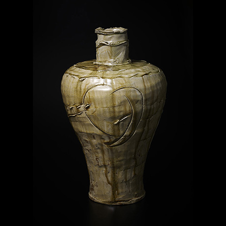 「15. 岡部嶺男　古瀬戸瓶子　/　OKABE Mineo　Vessel, Ko-seto style ash glaze, Heishi shape」の写真　その1