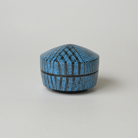 「No.20（図19） 色絵洋彩香合 / Incense container, Overglaze enamels」の写真　その1