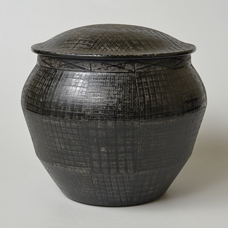 「No.21 色絵銀彩酒会壷 / Covered vessel, Overglaze enamels and silver」の写真　その1