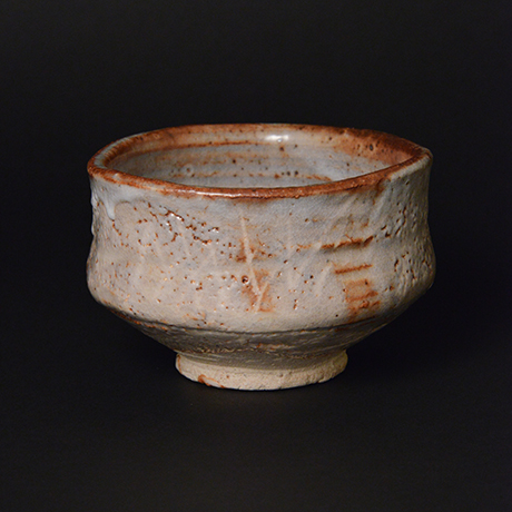 「No.33　鼠志野茶盌 / Tea bowl, Nezumi-Shino」の写真　その2