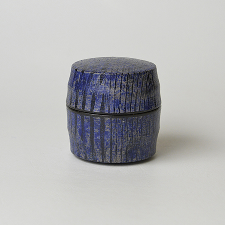 「No.41 色絵銀彩香合 / Incense container, Overglaze enamels and silver」の写真　その1