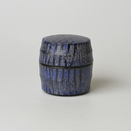 「No.41 色絵銀彩香合 / Incense container, Overglaze enamels and silver」の写真　その2