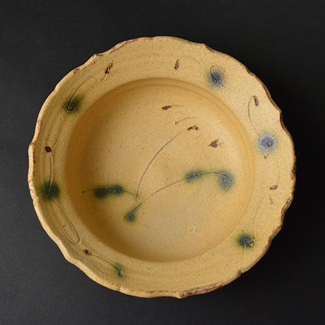「No.46　黄瀬戸輪花鉢 / Bowl, Kiseto, Petal shape」の写真　その3