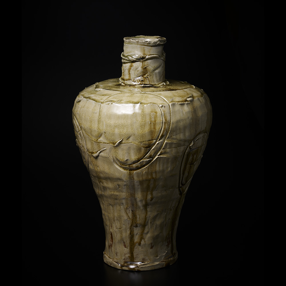 「15. 岡部嶺男　古瀬戸瓶子　/　OKABE Mineo　Vessel, Ko-seto style ash glaze, Heishi shape」の写真　その2