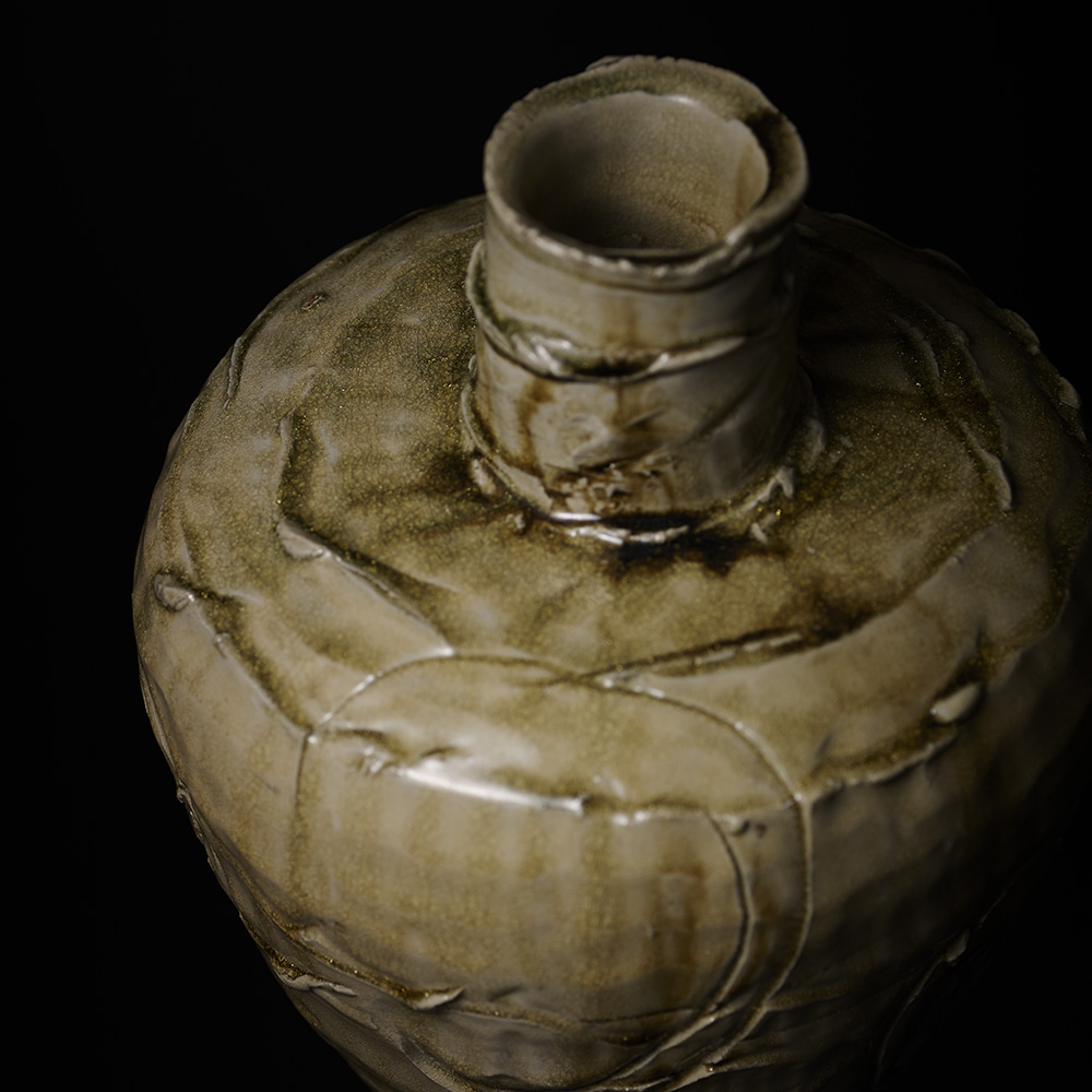 「15. 岡部嶺男　古瀬戸瓶子　/　OKABE Mineo　Vessel, Ko-seto style ash glaze, Heishi shape」の写真　その4