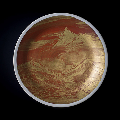 「14. 近藤悠三　山金彩皿 / KONDO Yuzo　Plate, Overglaze red and gold」の写真　その1