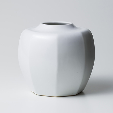 「No.1　白磁八角壷 / Vessel, White porcelain, Octagonal shape」の写真　その1