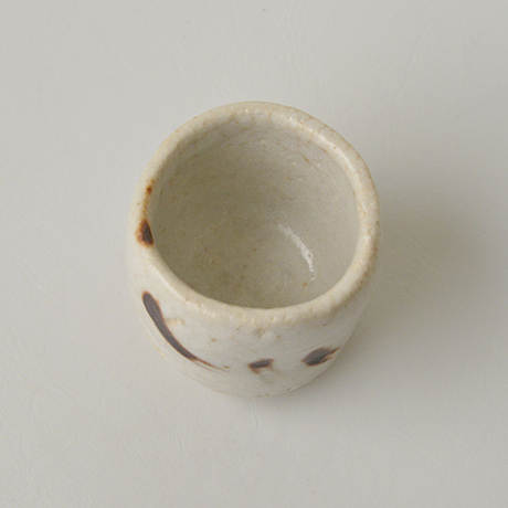 「No.2　加藤唐九郎　志野くい呑み / KATO Tokuro　Sake cup, Shino」の写真　その5