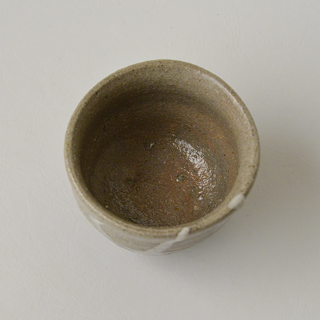 「No.3　濱田庄司　塩釉白打盃 / HAMADA Shoji　Sake cup, Salt glaze with white slip decoration」の写真　その5