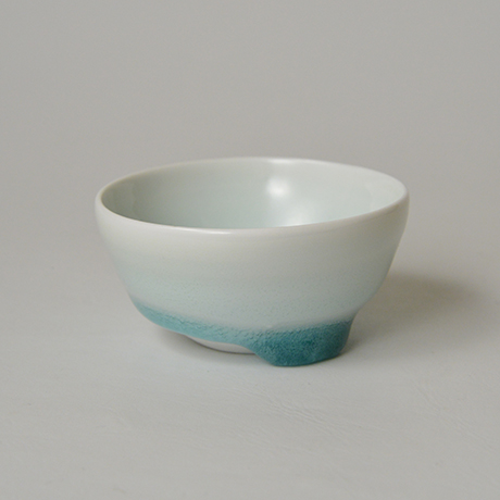 「No.33　小山冨士夫　青白磁盃 / KOYAMA Fujio　Sake cup, Bluish white porcelain」の写真　その1