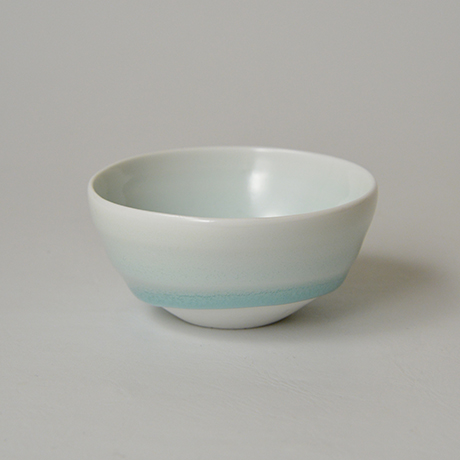 「No.33　小山冨士夫　青白磁盃 / KOYAMA Fujio　Sake cup, Bluish white porcelain」の写真　その2