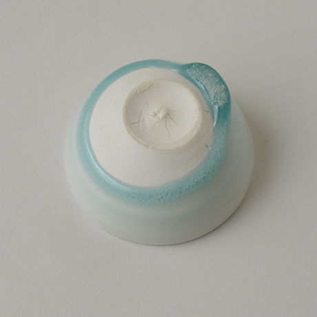 「No.33　小山冨士夫　青白磁盃 / KOYAMA Fujio　Sake cup, Bluish white porcelain」の写真　その4