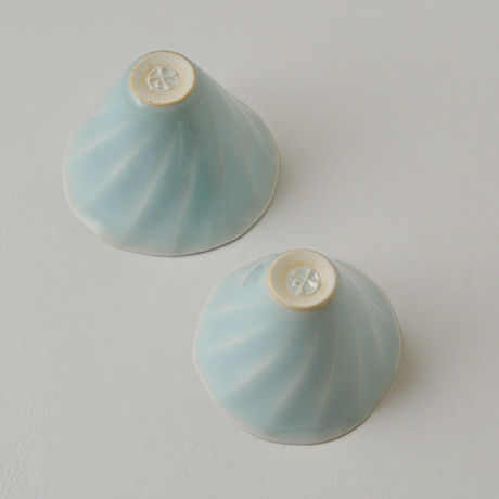 「No.40　鈴木治　入子盃 / SUZUKI Osamu　A set of 5 sake cups, Bluish white porcelain」の写真　その3