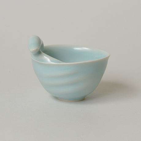 「No.41　鈴木治　酒碗 / SUZUKI Osamu　Sake cup, Bluish white porcelain, ‘Shuwan (Swan)’」の写真　その2