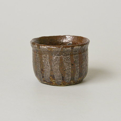 「No.6　北大路魯山人　銀彩ぐいのみ / KITAOJI Rosanjin　Sake cup, Overglaze silver」の写真　その4